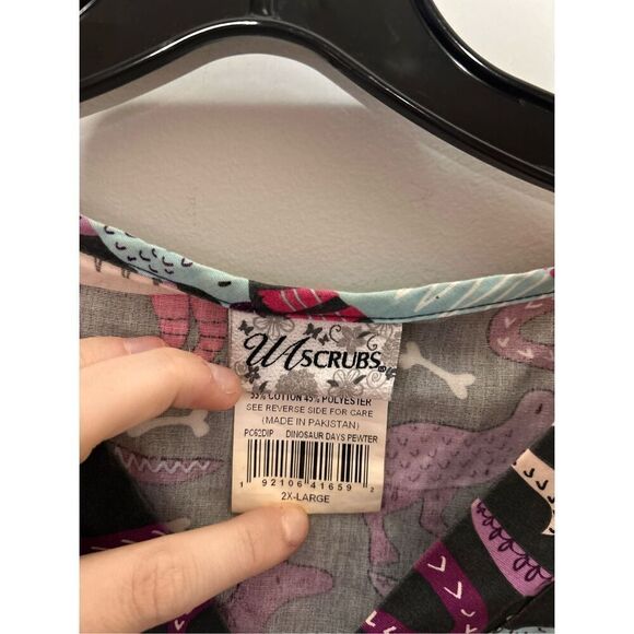UA Scrubs Dinosaur scrub top size 2xl. C16-7 - Picture 3 of 3